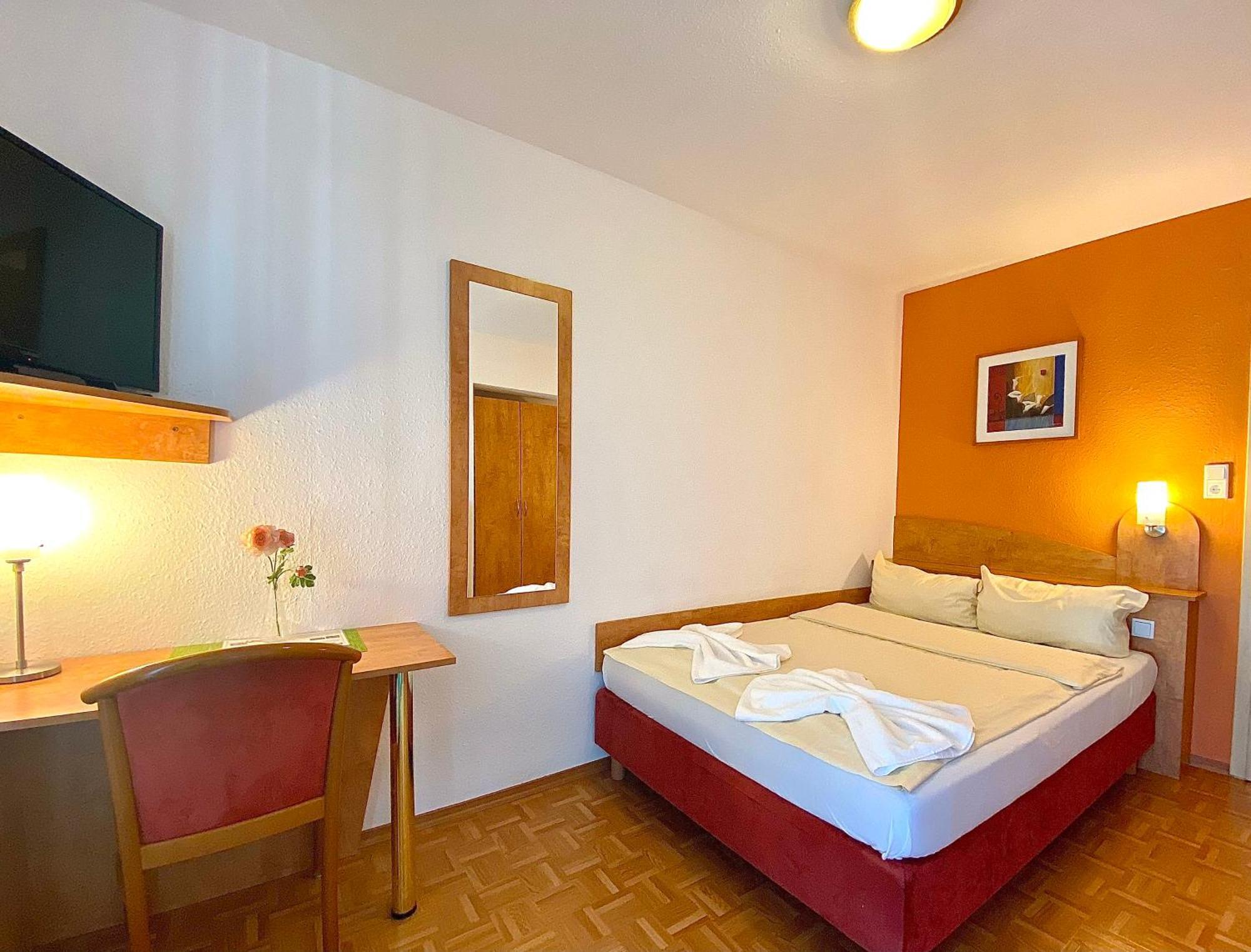 Hotel Gasthof Rose 군즈부르크 외부 사진