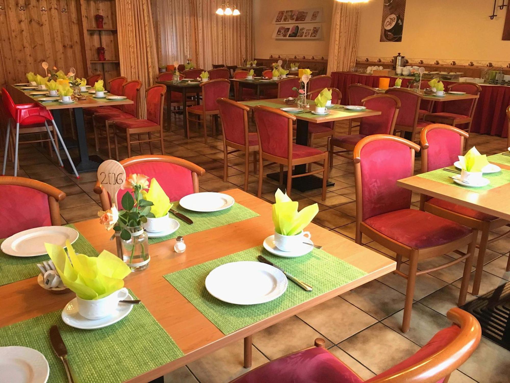 Hotel Gasthof Rose 군즈부르크 외부 사진